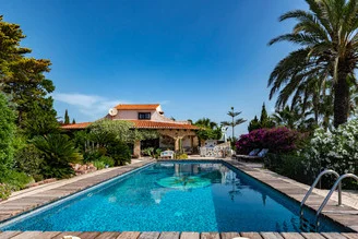 Finca na sprzedaż w Pedramala z zachwycającymi panoramicznymi widokami na góry i morze