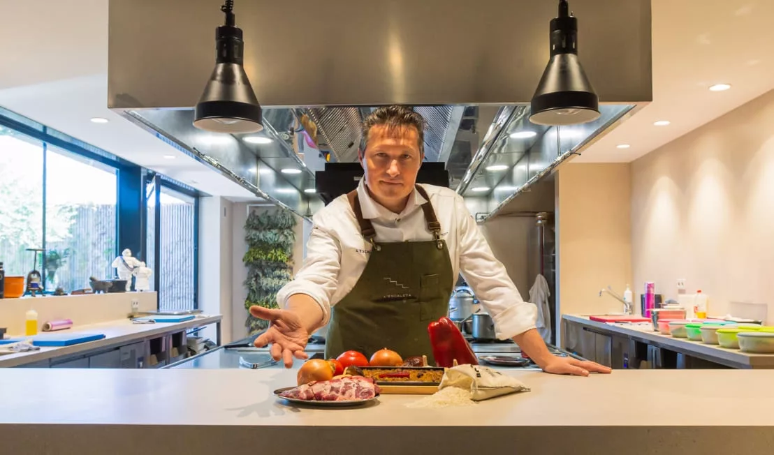 Kiko Moya w restauracji L'Escaleta