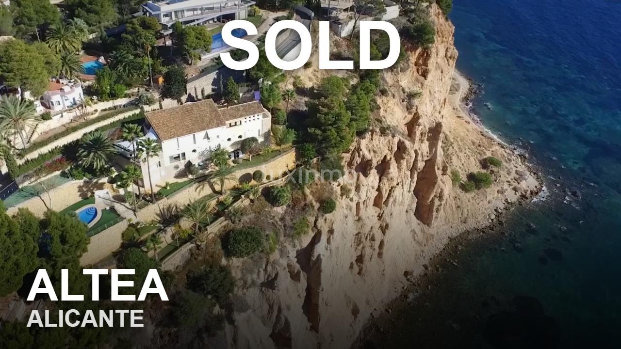 Luxury villa on the cliff, first line in Altea | www.luxinmo.com | Ref: 4105