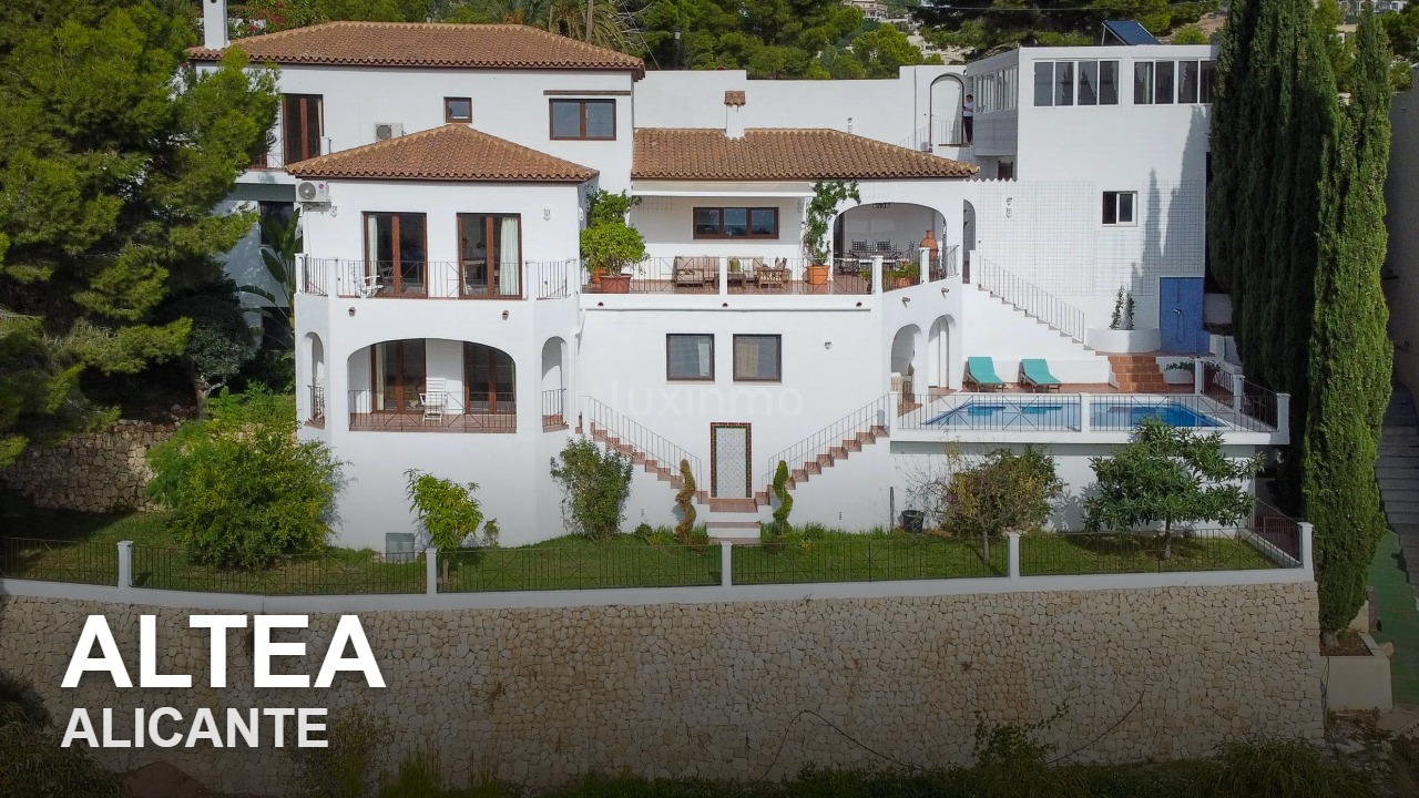 Villa with sea views for sale in Sierra de Altea | Luxinmo Real Estate