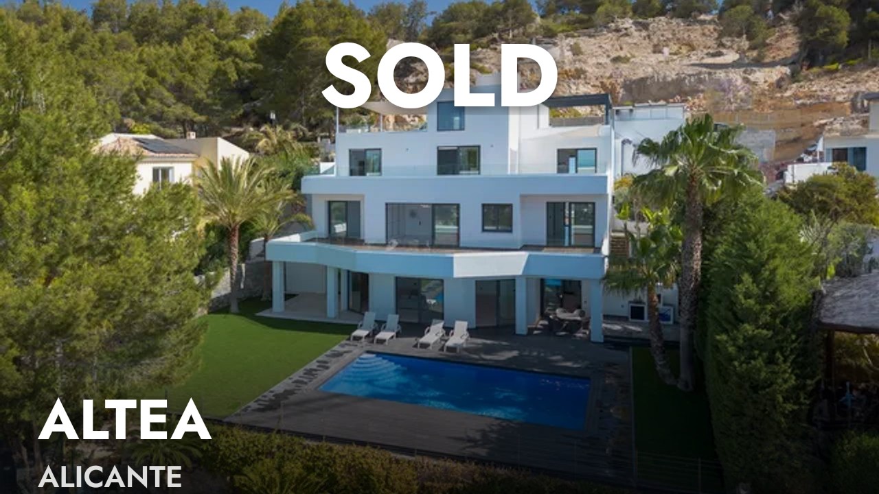 ВИДЕОТУР - 580 м2 Современная Вилла на Продажу в ALTEA HILLS - Luxinmo Недвижимость