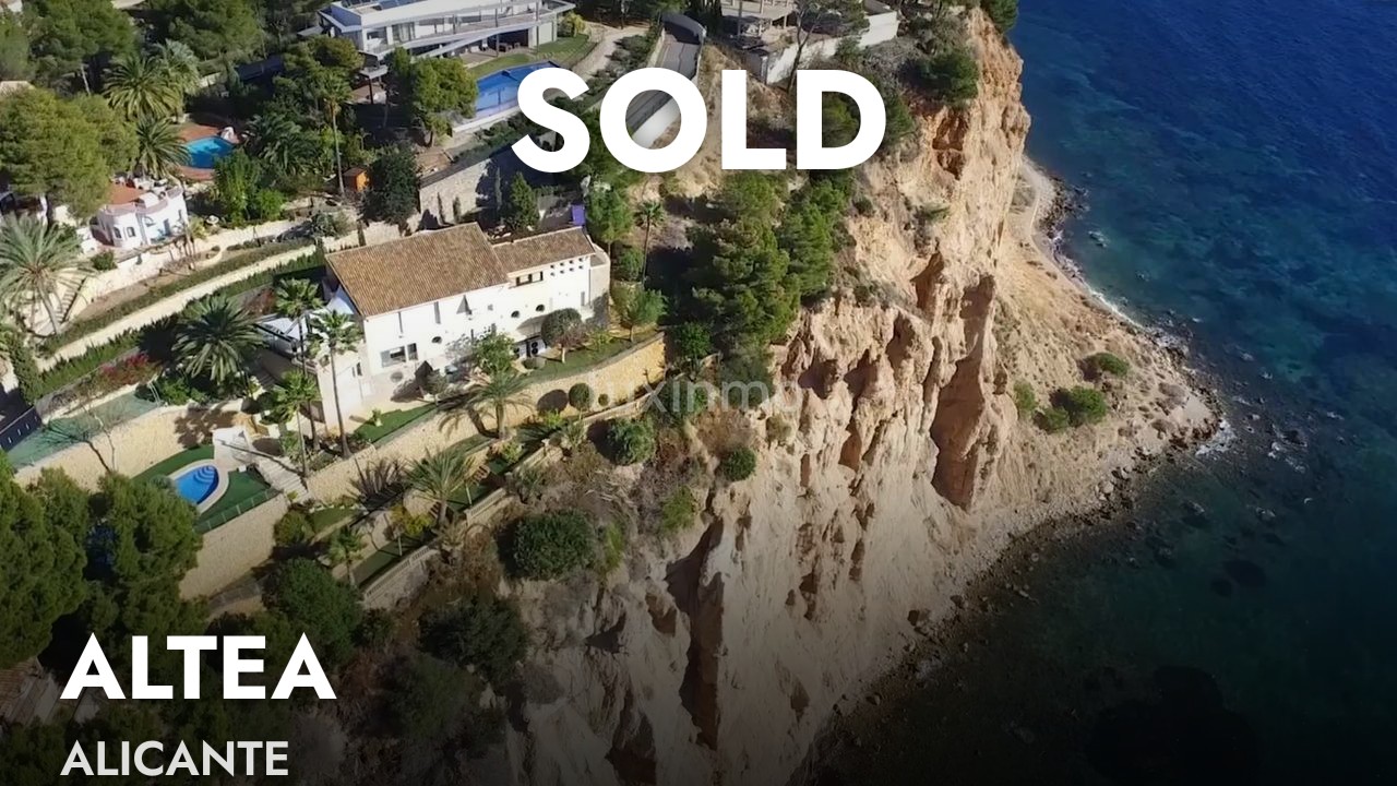 Luxury villa on the cliff, front line in Altea | www.luxinmo.com | Ref: 4105
