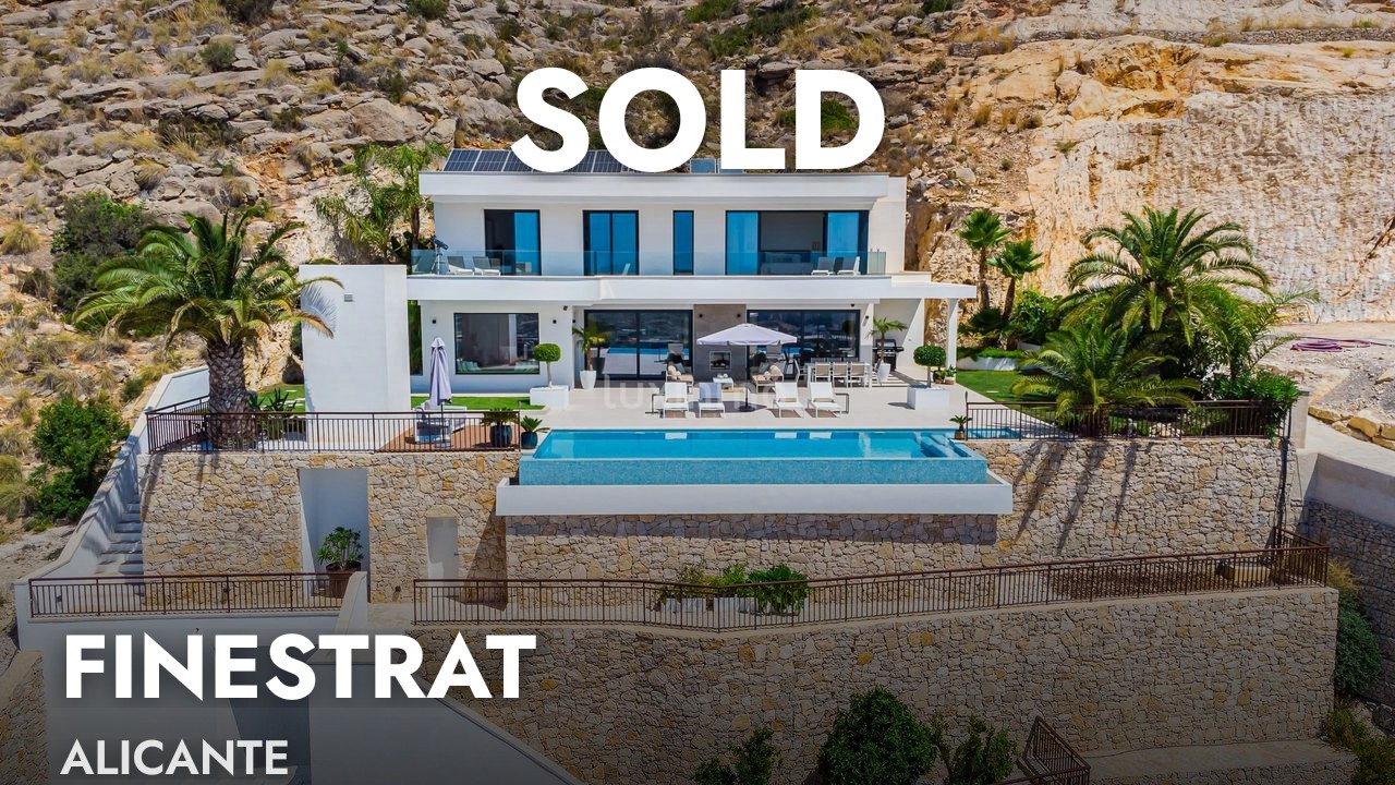 Beautiful Villa with INFINITY POOL and SEA VIEWS near BENIDORM - Luxinmo Real Estate